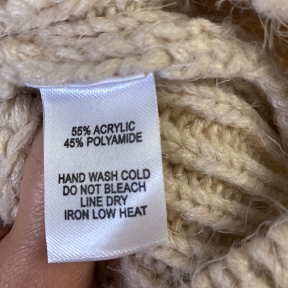 Lulus feeling it eyelash knit. BNWT - Picture 5 of 5